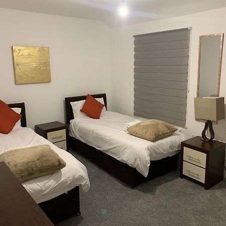 Beautiful 5Bedroom Hse-Contractor/Family/Corporate ดาร์ทฟอร์ด ภายนอก รูปภาพ