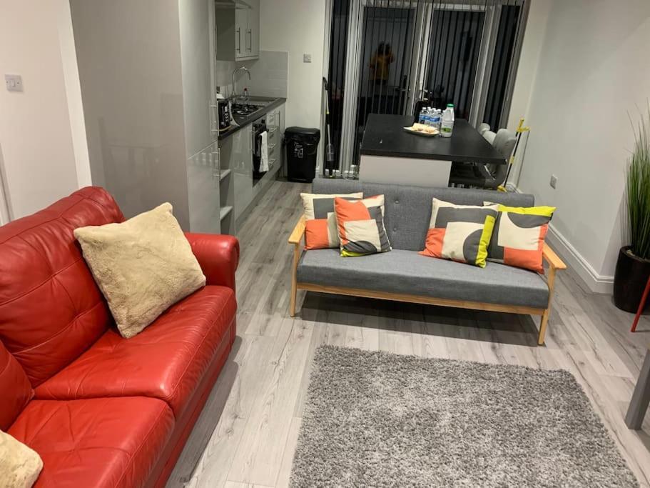 Beautiful 5Bedroom Hse-Contractor/Family/Corporate ดาร์ทฟอร์ด ภายนอก รูปภาพ